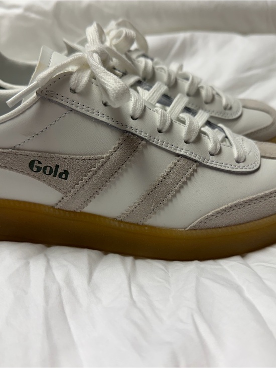Gola Shoes - Gola White Leather Sneakers with Beige Suede Stripes and Gum Sole